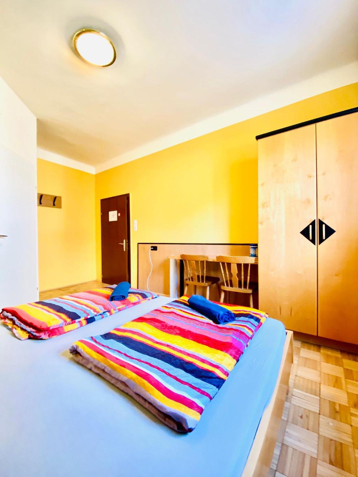 Affordable Central Rooms, 10-Min To Lugner City Vienna Luaran gambar