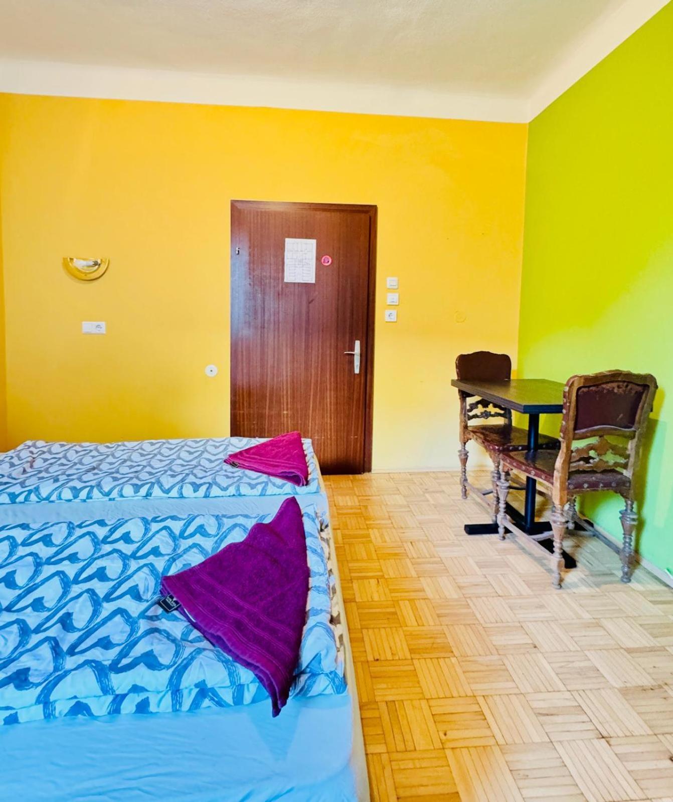 Affordable Central Rooms, 10-Min To Lugner City Vienna Luaran gambar