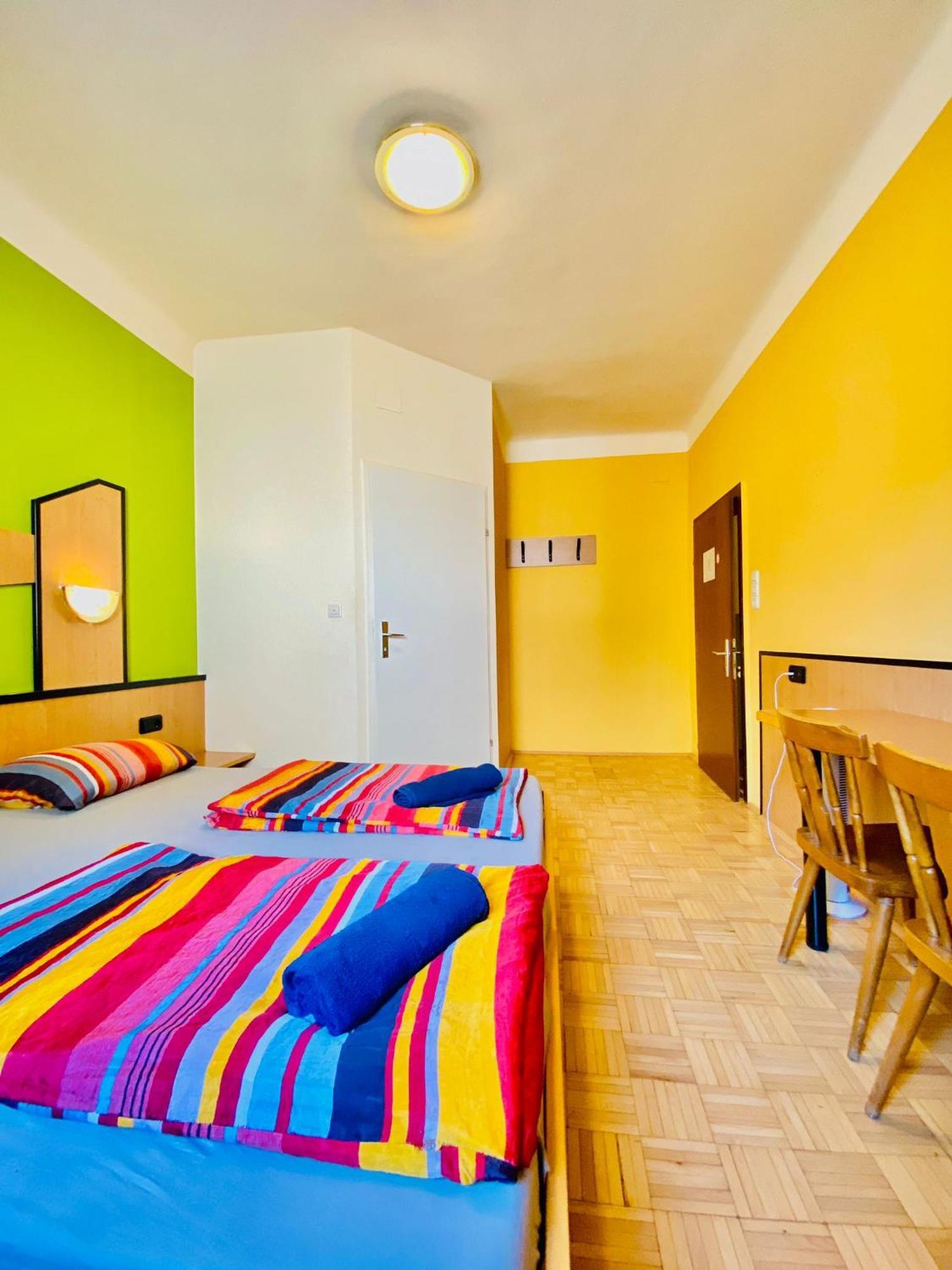 Affordable Central Rooms, 10-Min To Lugner City Vienna Luaran gambar
